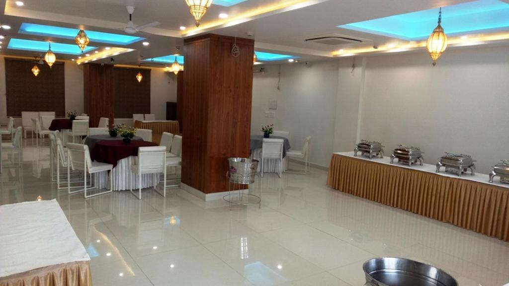 Alankrita Suites & Party Halls מיראט מראה חיצוני תמונה
