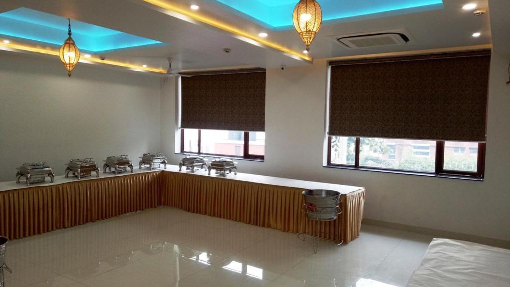 Alankrita Suites & Party Halls מיראט מראה חיצוני תמונה