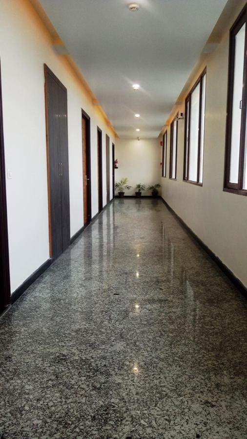 Alankrita Suites & Party Halls מיראט מראה חיצוני תמונה