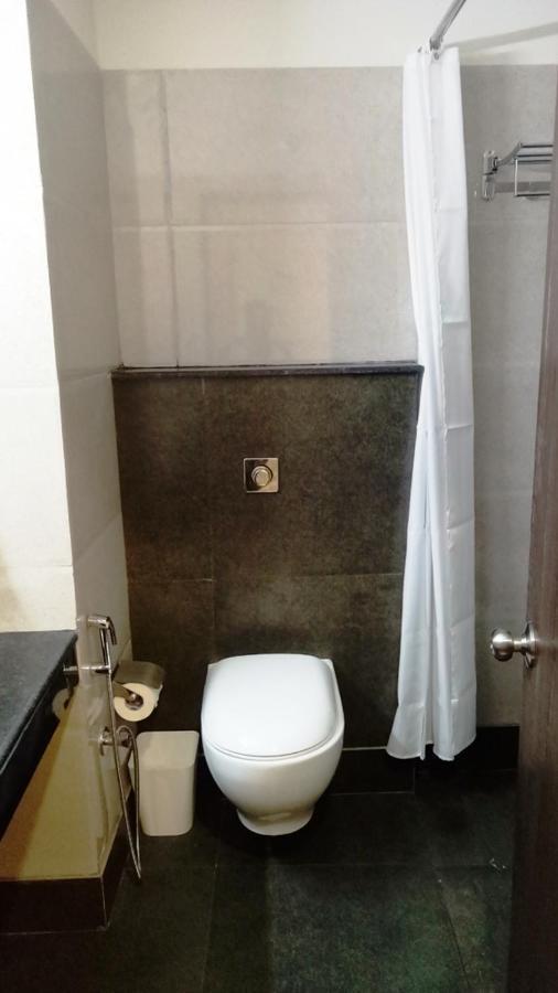 Alankrita Suites & Party Halls מיראט מראה חיצוני תמונה